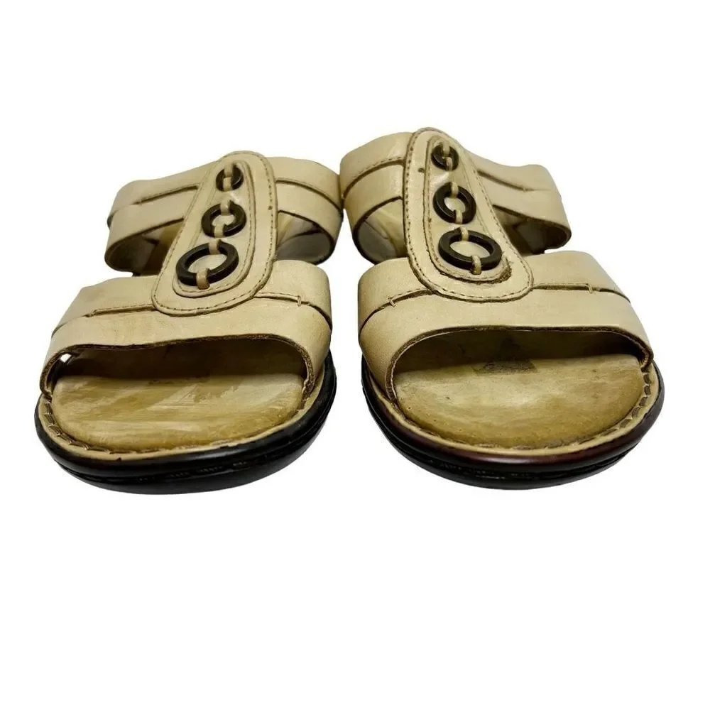 Clark’s bendable nude beige ina cherish leather sandals size 6